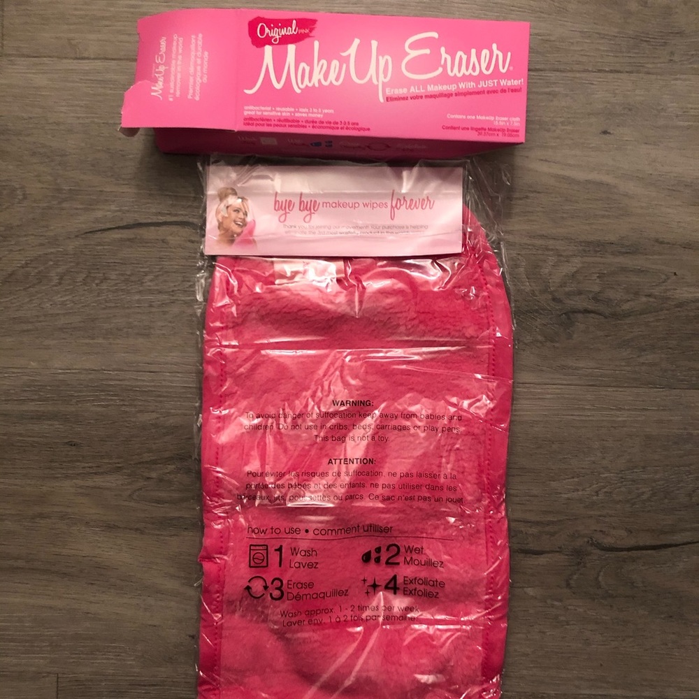 Makeup Eraser Towel— New
